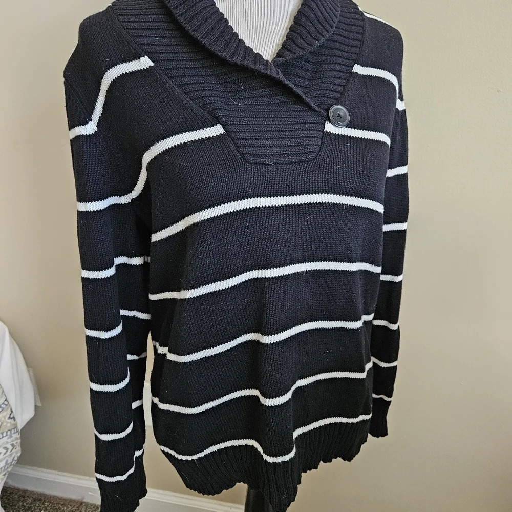 Croft & Barrow black and white stripped cowl neck sweater womens size large.